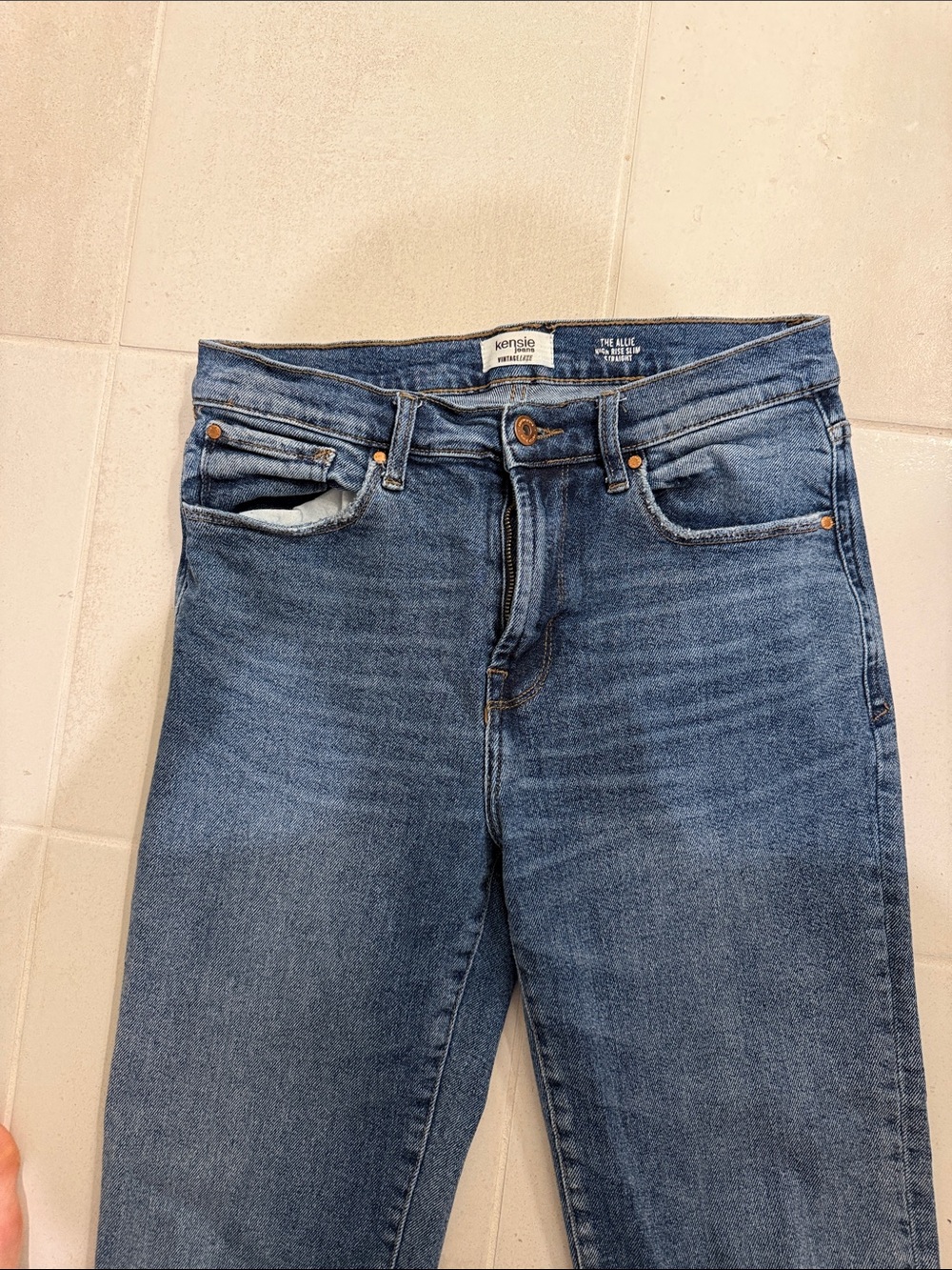 Kensie Jeans The Allie High-Rise Straight Leg Jeans - Picture 2 of 4